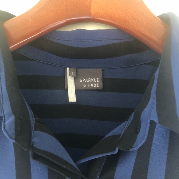 ❌SOLD❌ Urban Outfitters striped button up top - Picture 3 of 4